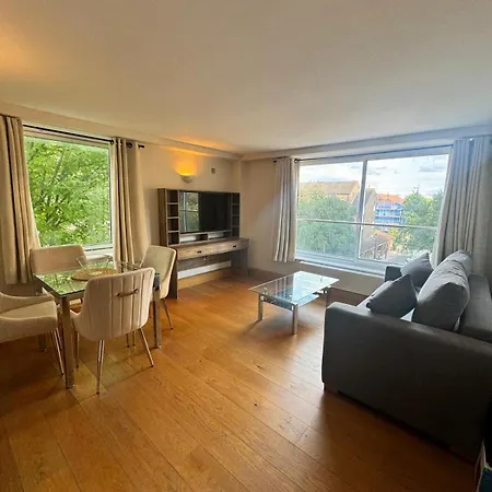 Westwood House Apartment